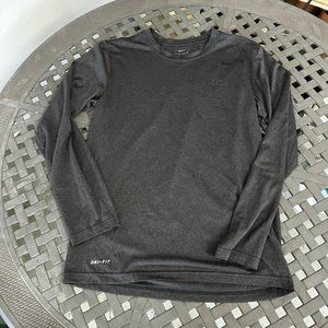 LN Men’s legend long sleeved dri fit running shirt black small